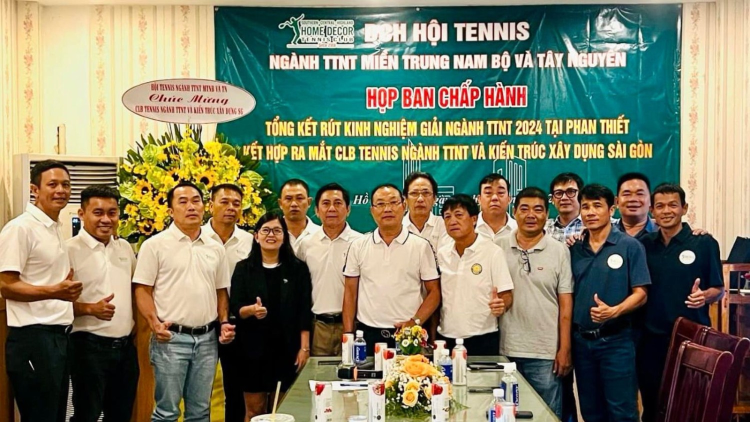 Hình ảnh an chấp hành hội tennis